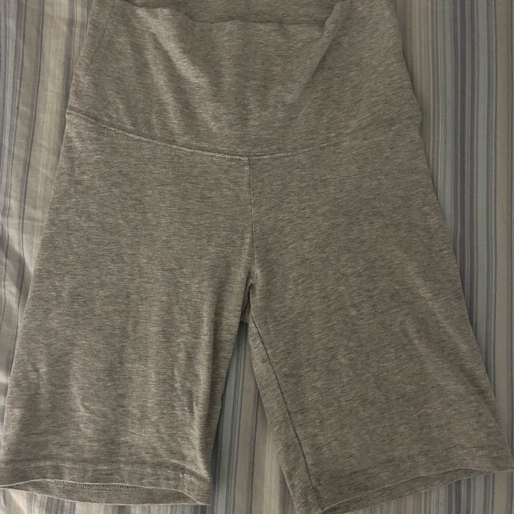 Aritzia Biker shorts - Picture 3 of 3